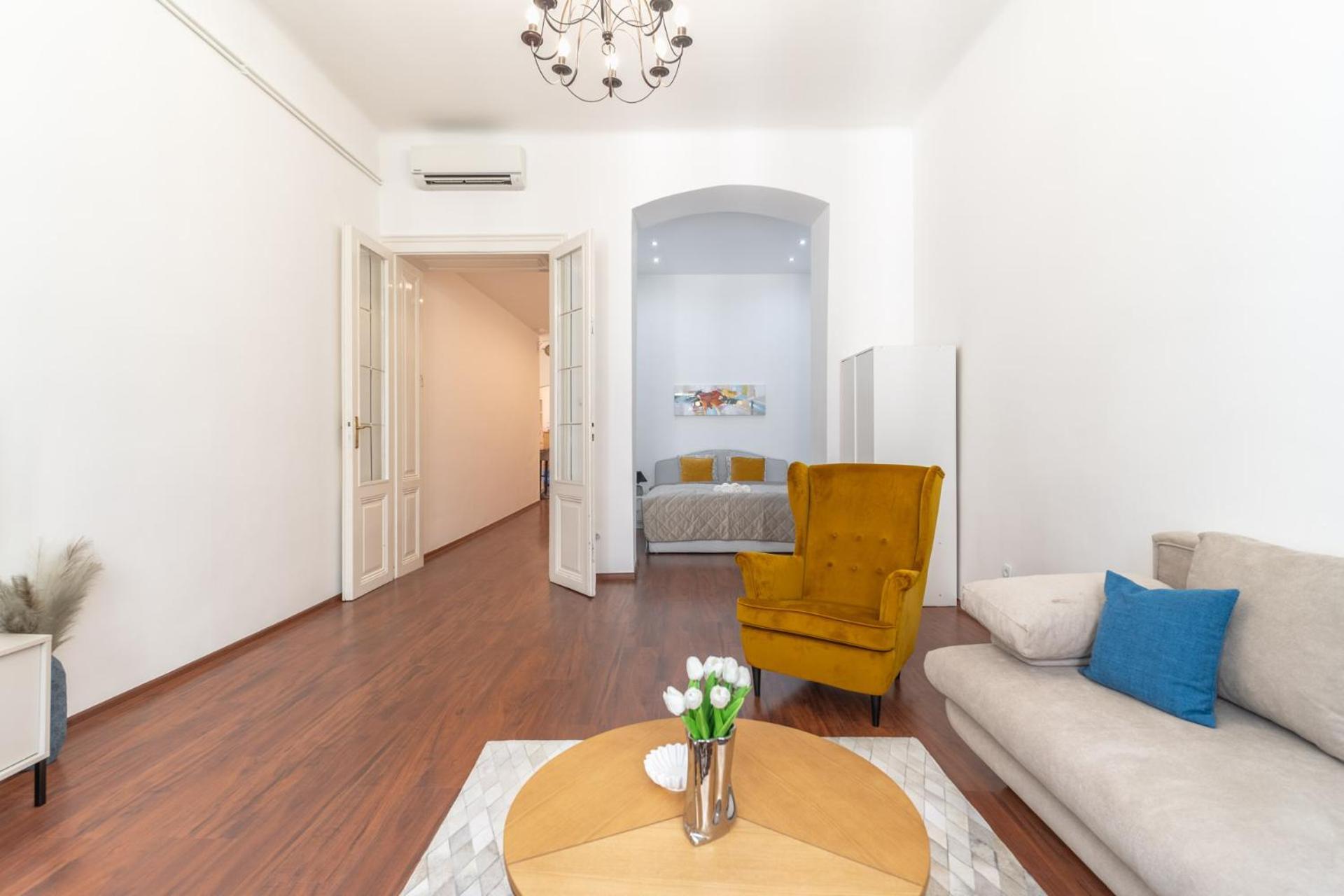 Deluxe And Cozy City Center Suite For 8Ppl Budapest Eksteriør bilde